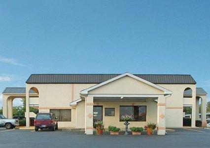Econo Lodge Seymour Bagian luar foto